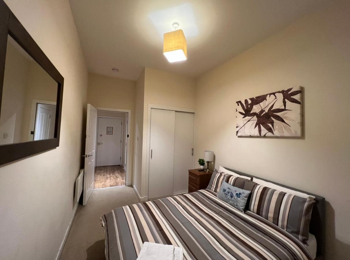 Aberdeen Stay Central 2-Bedrooms Apt-No Party מראה חיצוני תמונה