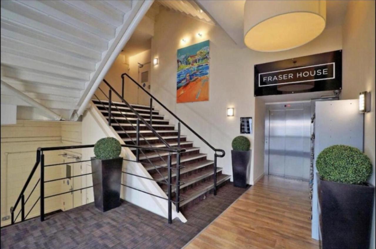 Aberdeen Stay Central 2-Bedrooms Apt-No Party מראה חיצוני תמונה
