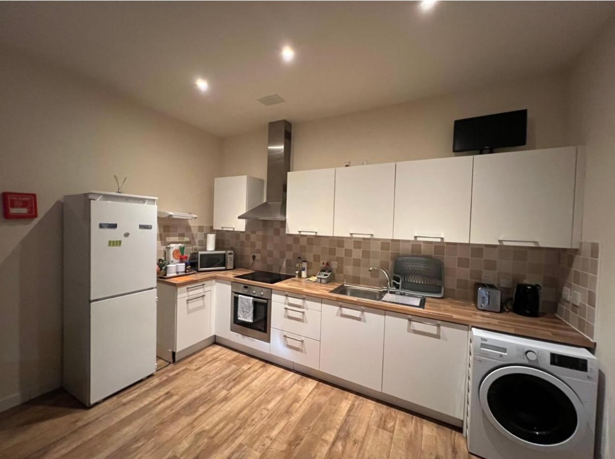 Aberdeen Stay Central 2-Bedrooms Apt-No Party מראה חיצוני תמונה