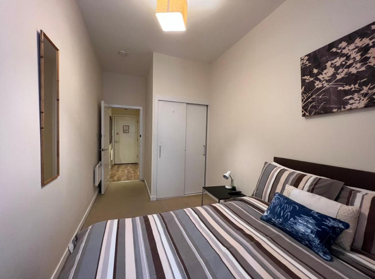 Aberdeen Stay Central 2-Bedrooms Apt-No Party מראה חיצוני תמונה