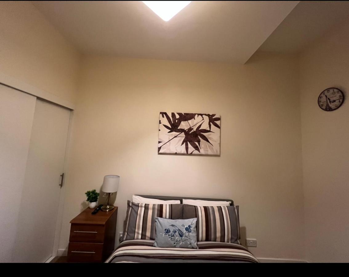 Aberdeen Stay Central 2-Bedrooms Apt-No Party מראה חיצוני תמונה