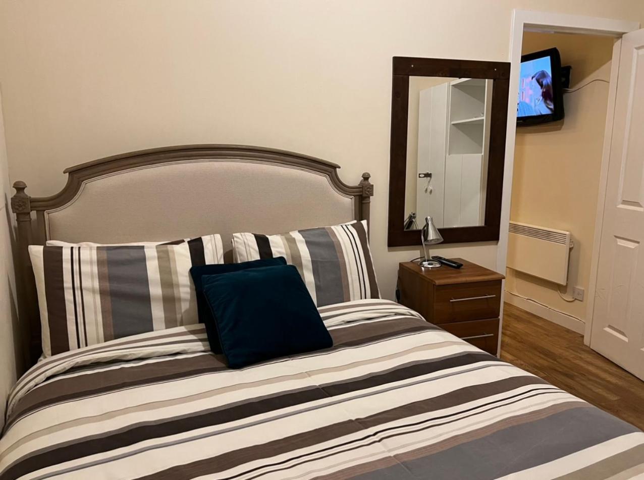Aberdeen Stay Central 2-Bedrooms Apt-No Party מראה חיצוני תמונה