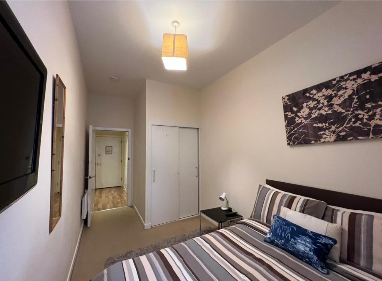 Aberdeen Stay Central 2-Bedrooms Apt-No Party מראה חיצוני תמונה