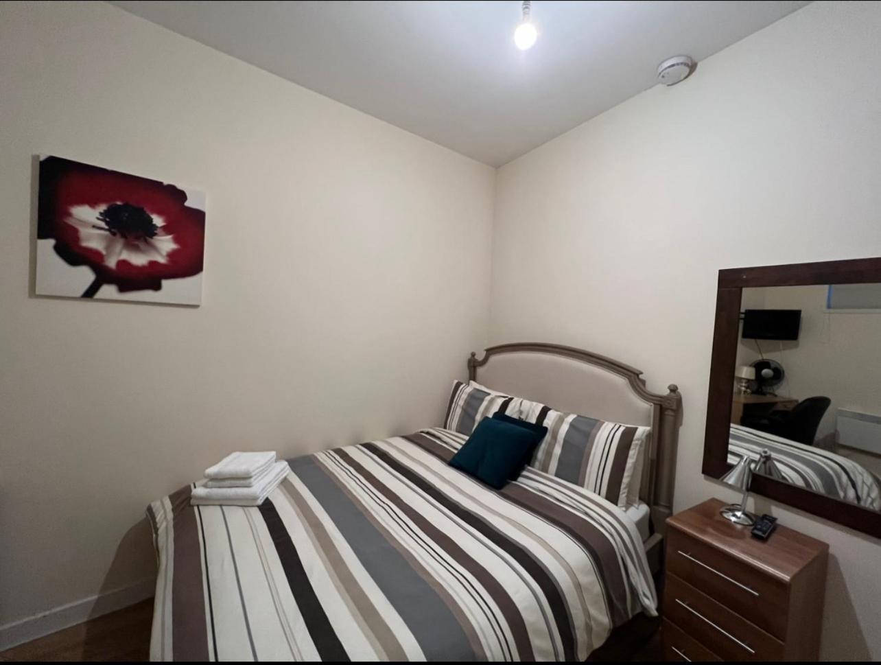 Aberdeen Stay Central 2-Bedrooms Apt-No Party מראה חיצוני תמונה