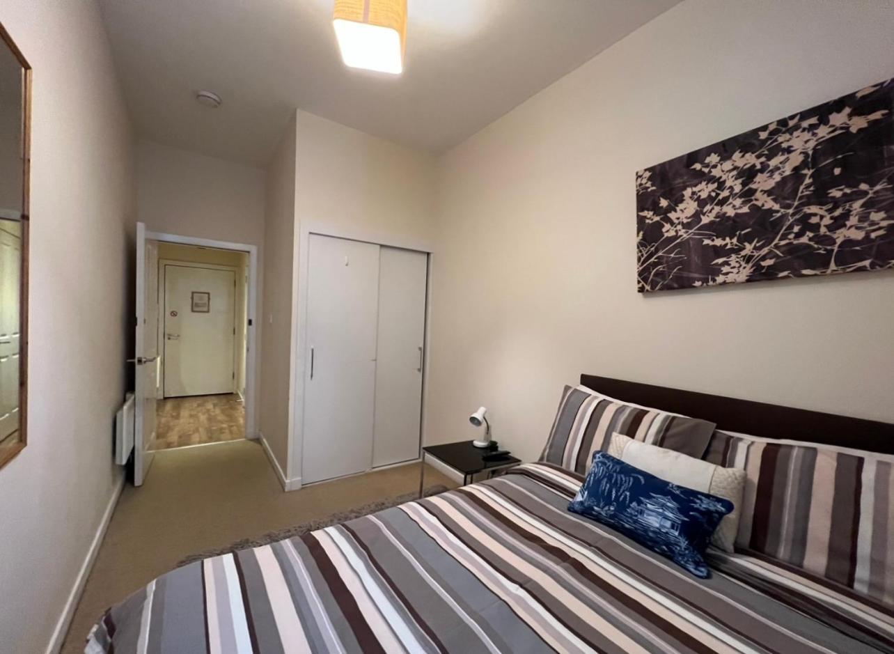 Aberdeen Stay Central 2-Bedrooms Apt-No Party מראה חיצוני תמונה